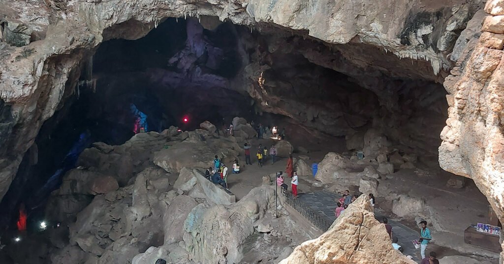 tirunelveli to borra caves drop taxi