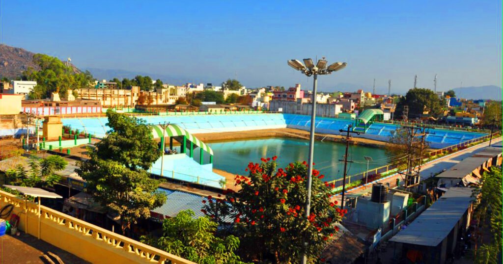 tirunelveli to gudiyatham drop taxi